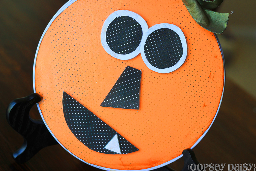 roll a jackolantern_close