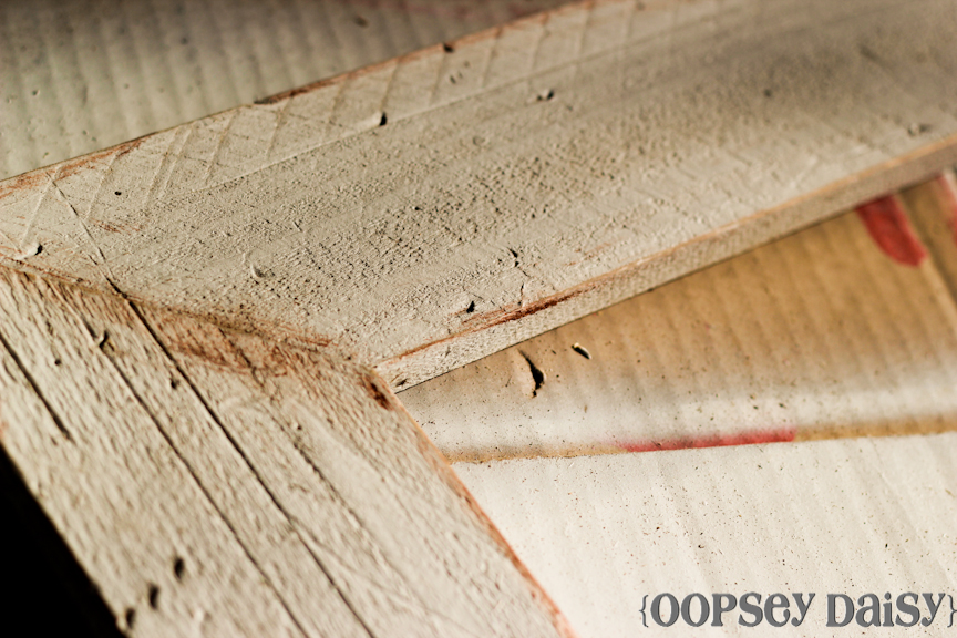 DIY chicken wire frame_brown paint