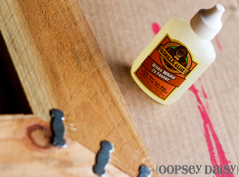 DIY chicken wire frame_gorilla glue