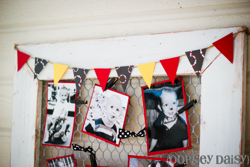 DIY chicken wire frame_pennants